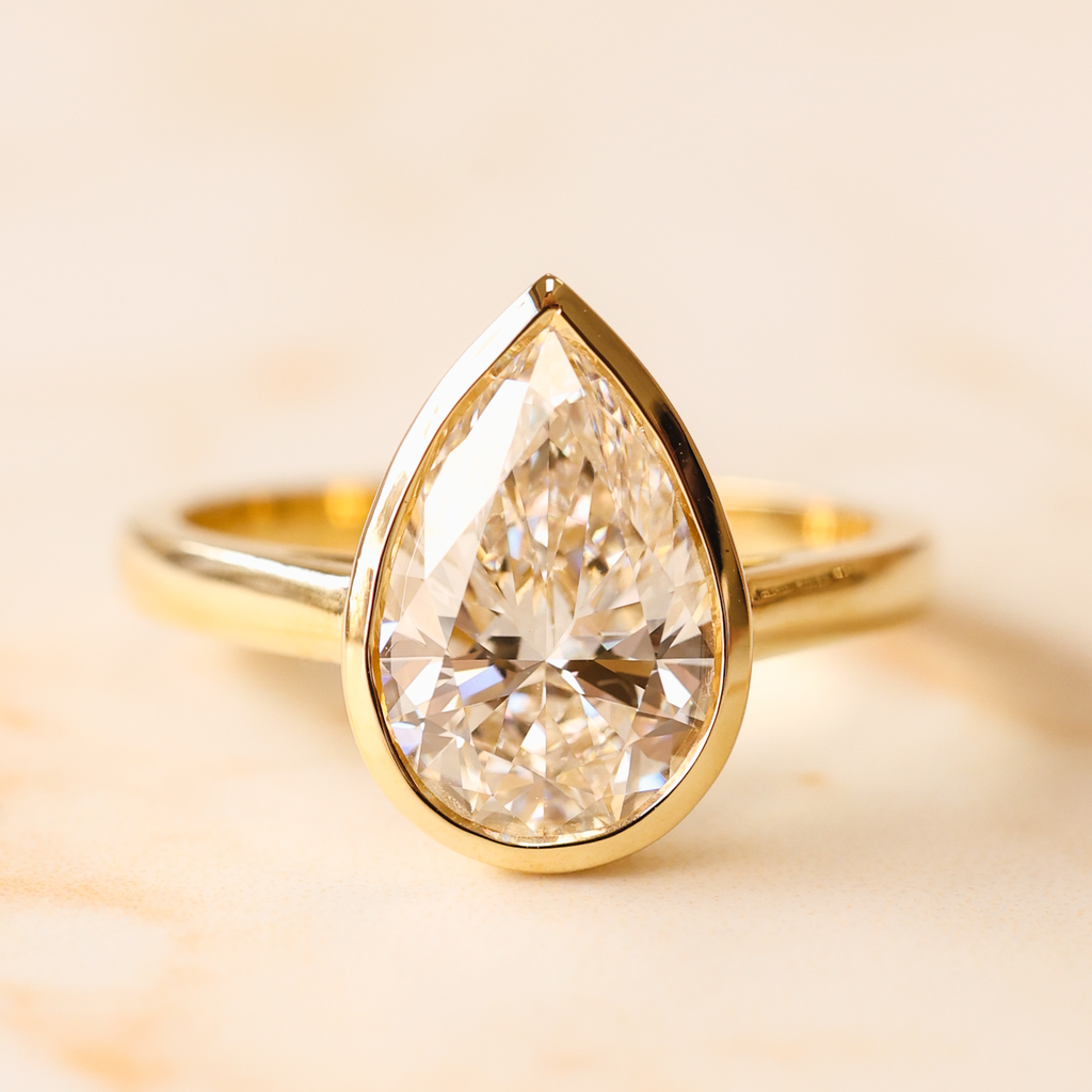 Anillo de Compromiso Bezel