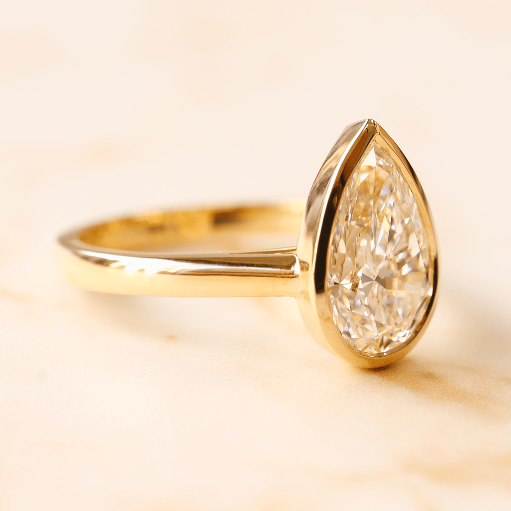 Anillo de Compromiso Bezel - The Bright Club