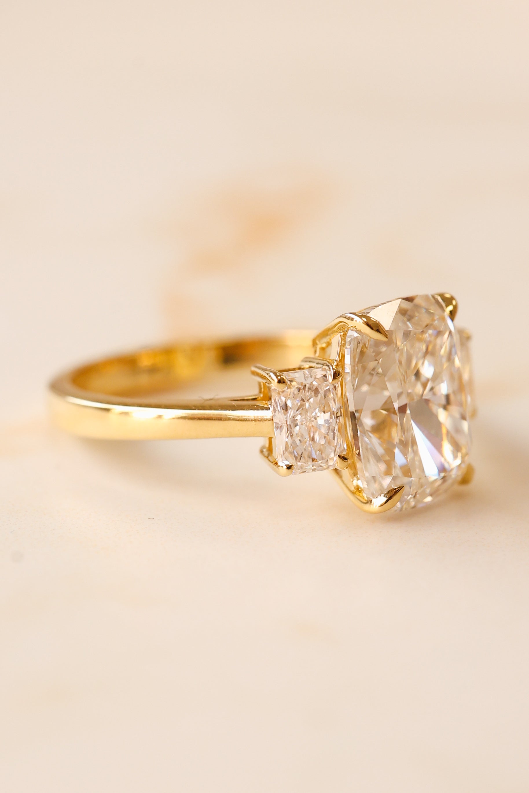 Anillo Cushion Trilogía