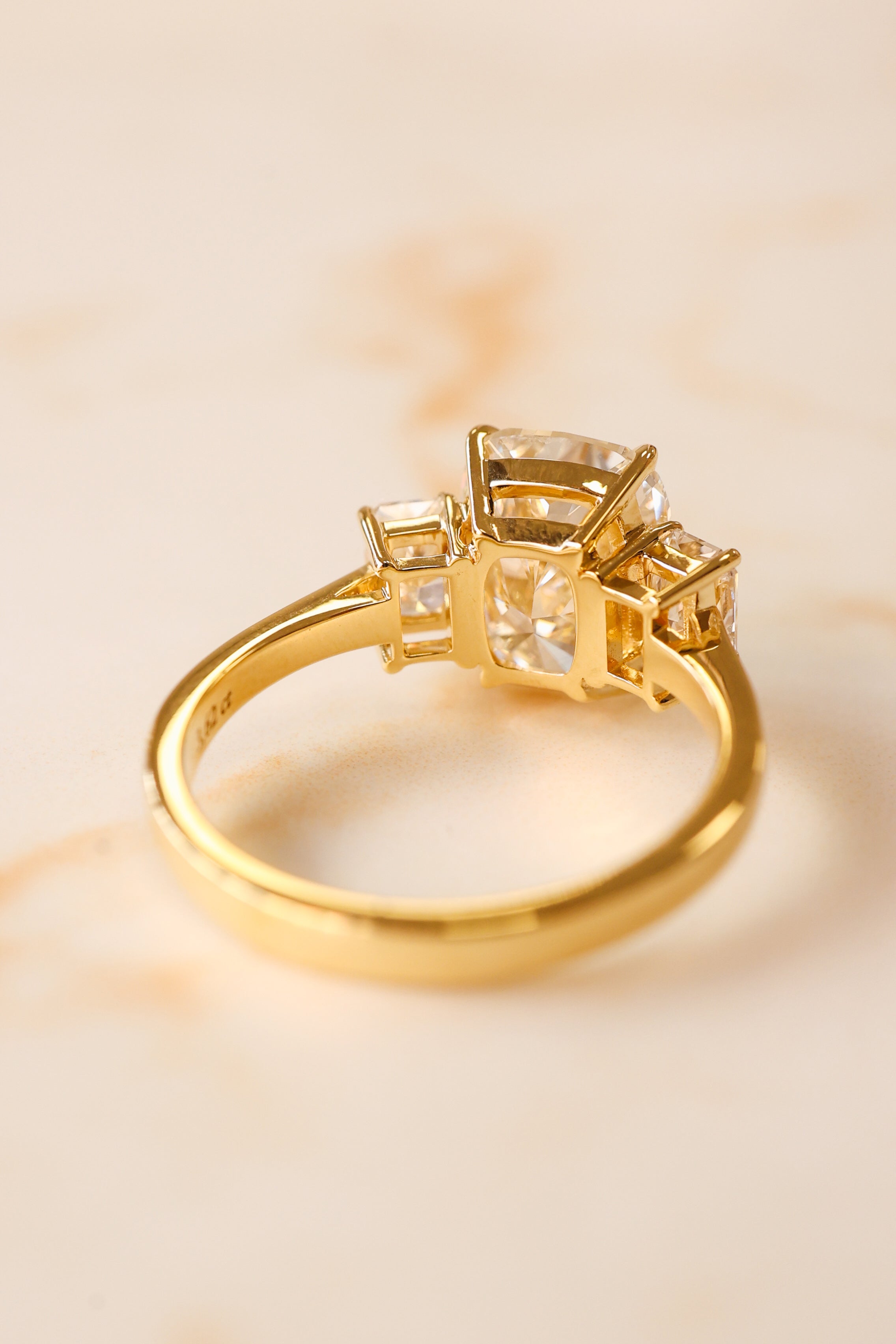 Anillo Cushion Trilogía