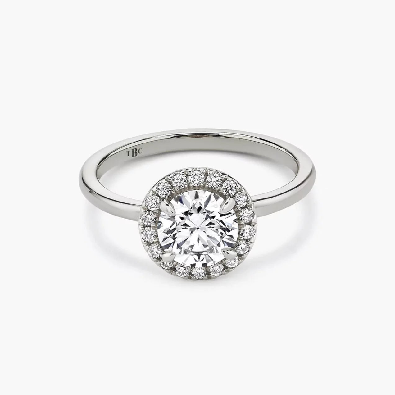 El diamante se muestra con 1.00cts