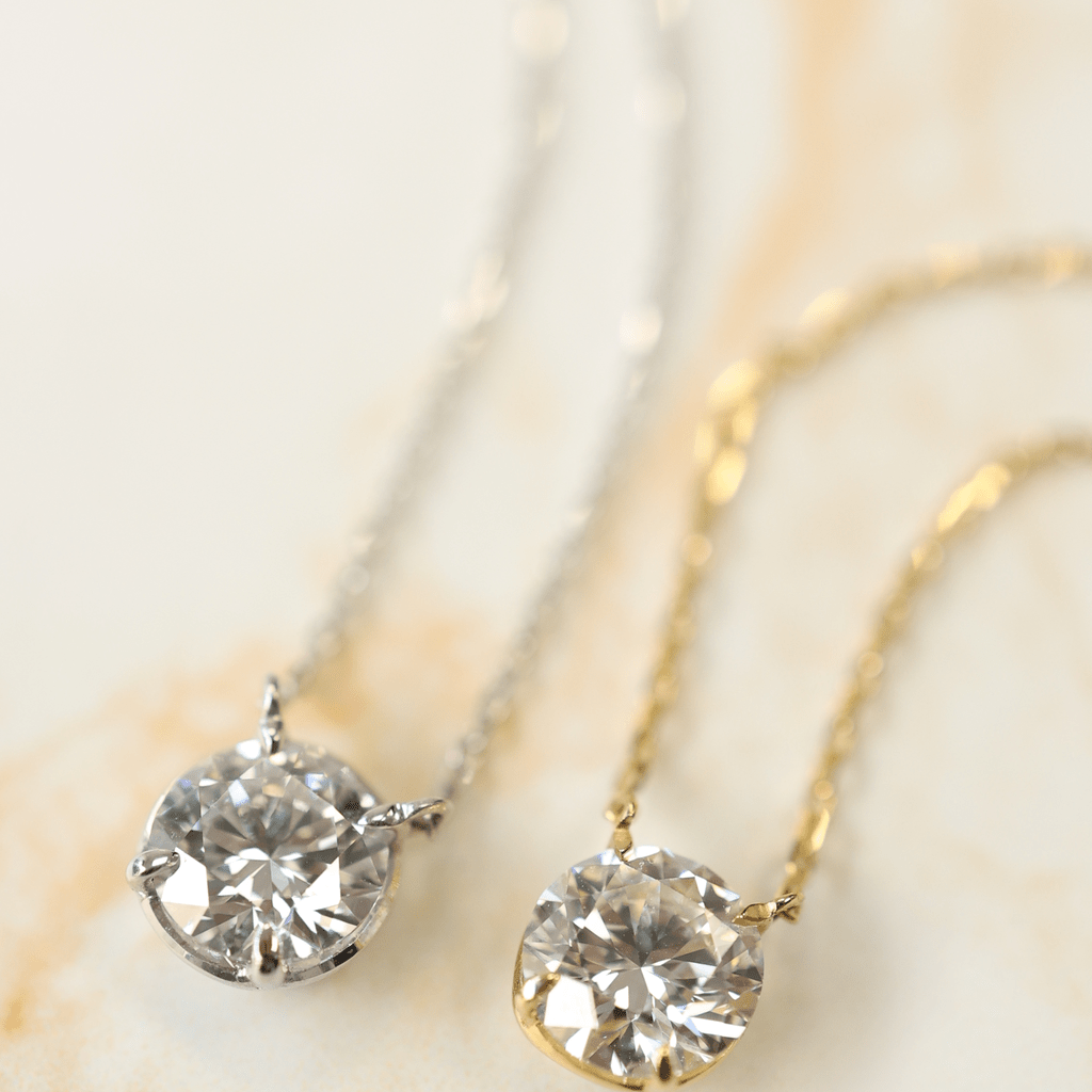 El diamante se muestra con 1.00cts