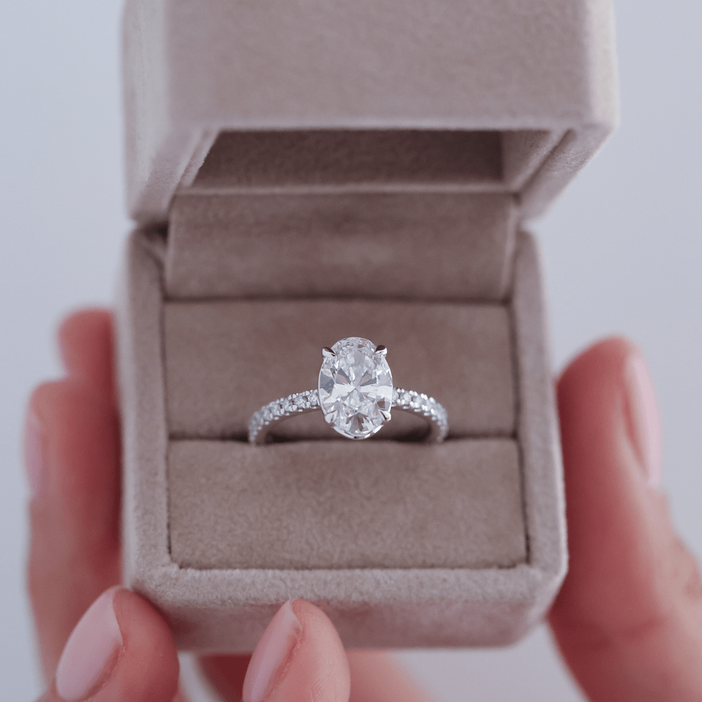 Anillo Infanta Emerald - The Bright Club
