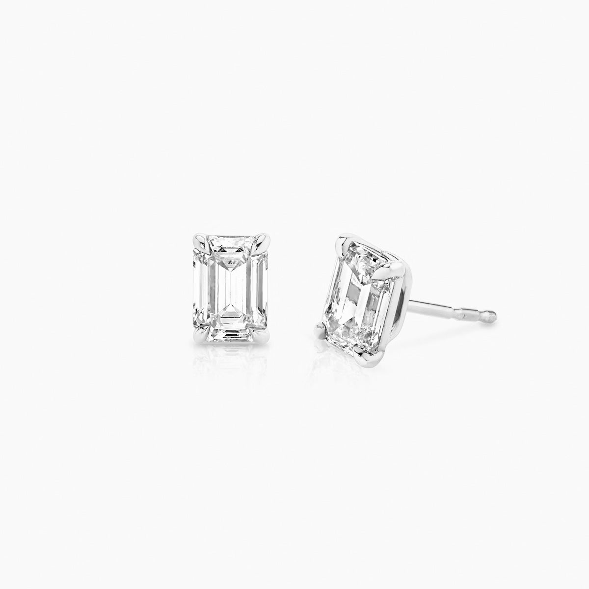 El diamante se muestra con 1.00cts