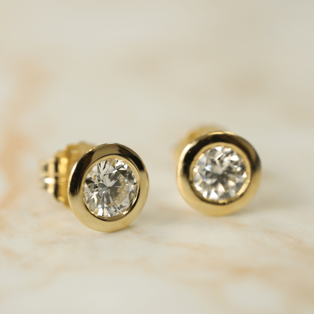 El diamante se muestra con 0.70cts