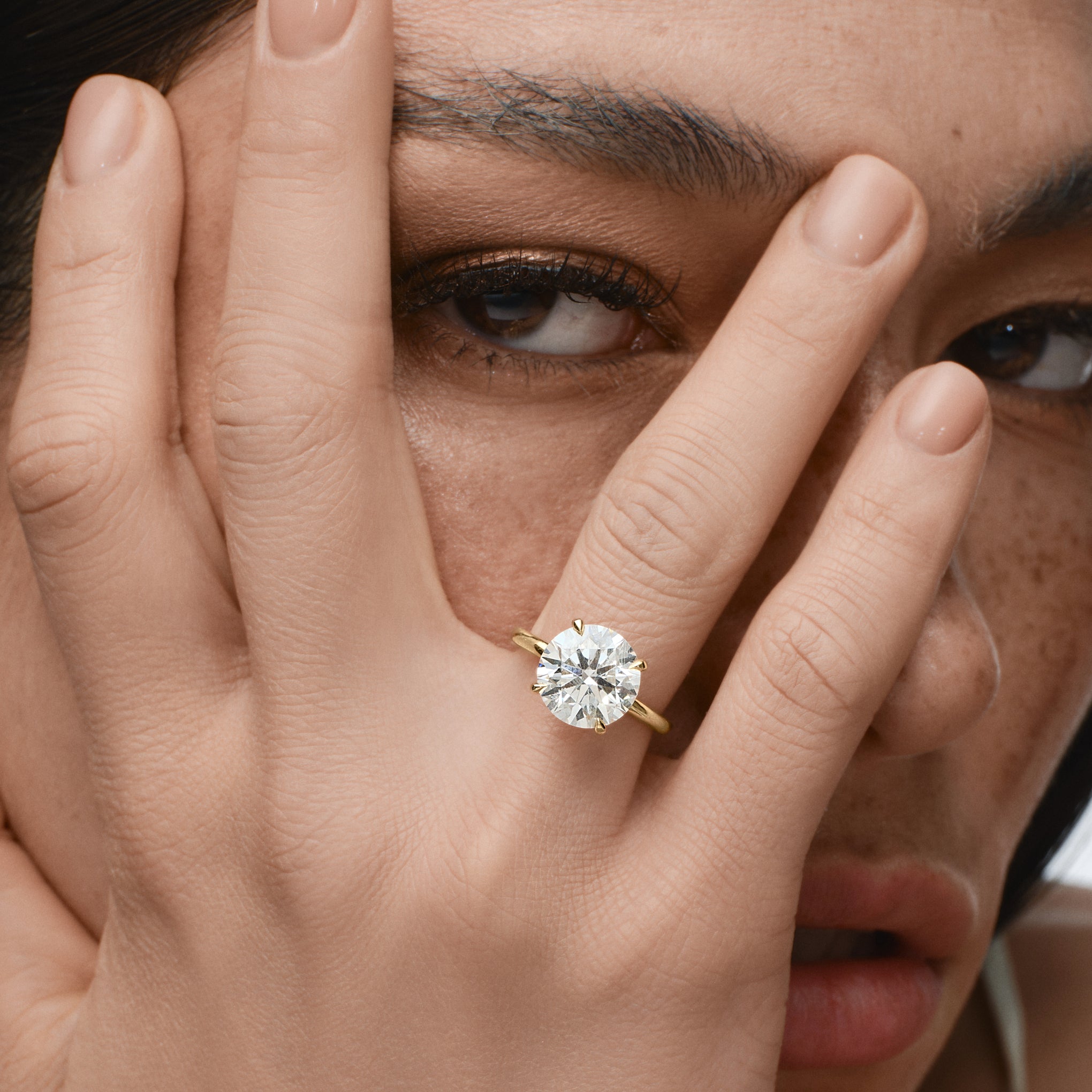 El diamante se muestra con 5.00cts