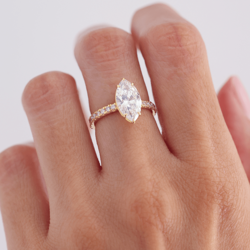 Anillo Infanta Emerald - The Bright Club