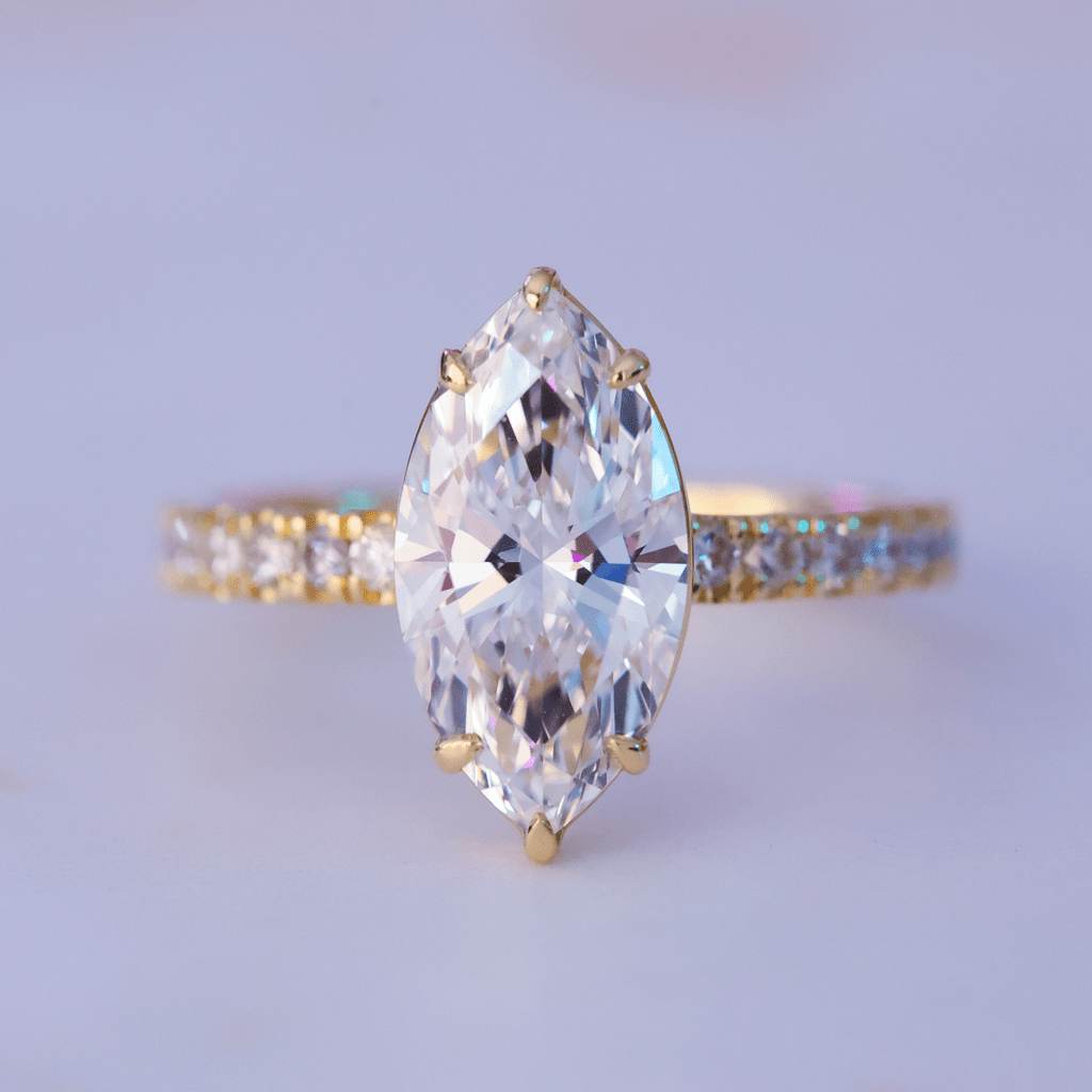 Anillo Infanta Emerald - The Bright Club