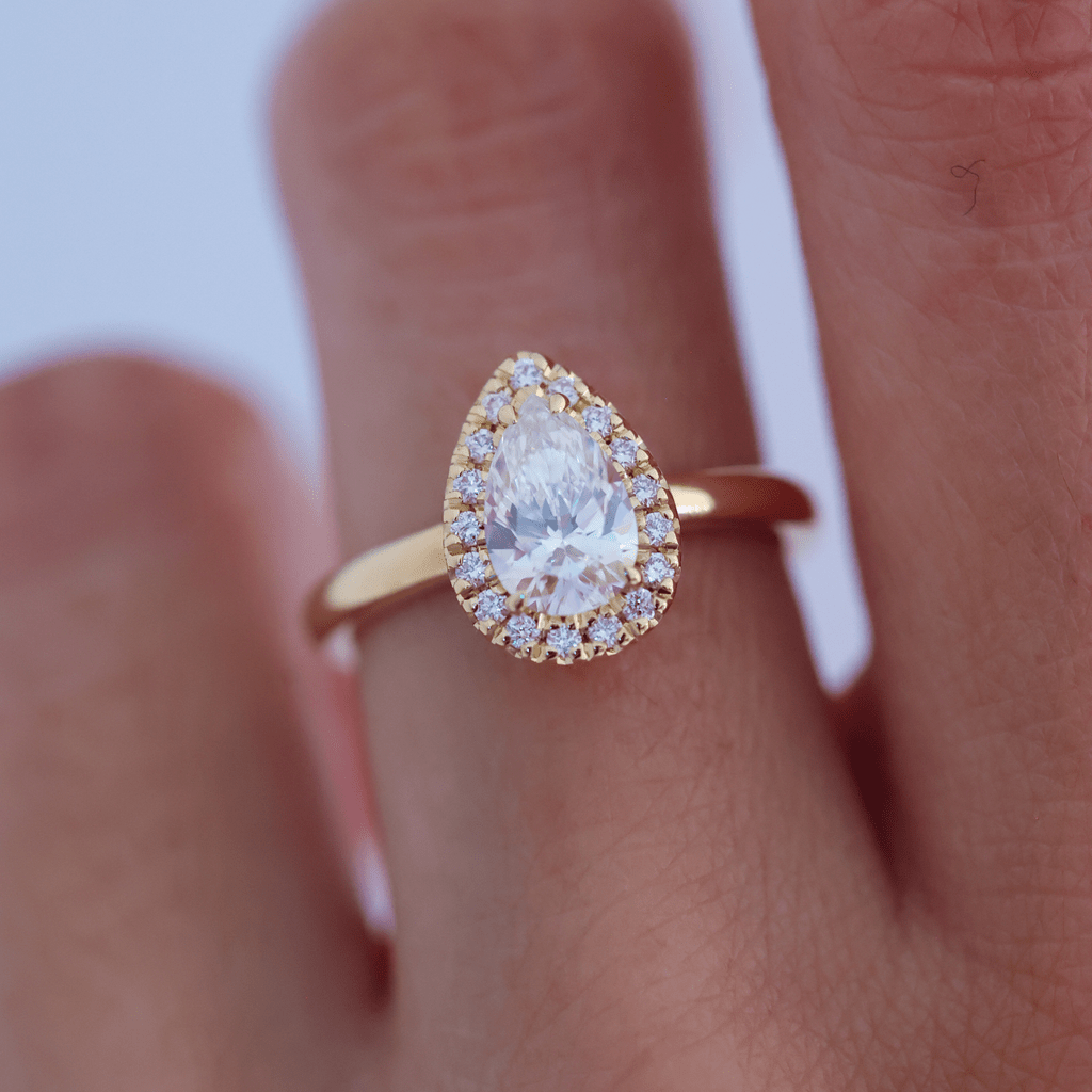 Anillo Princess Pear - The Bright Club