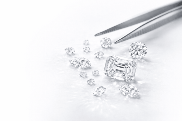 Diamantes creados en laboratorio: qué son y por qué cada vez más parejas los eligen