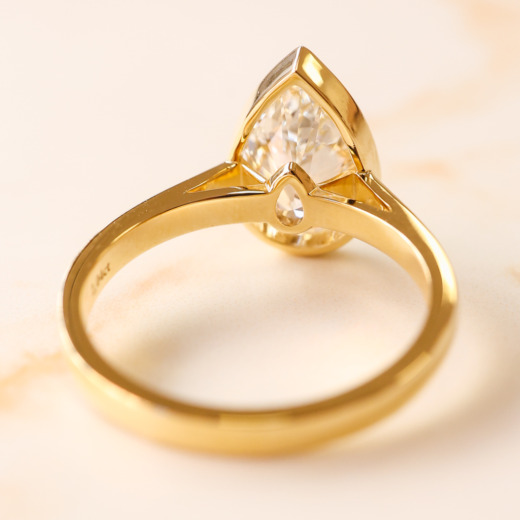 Anillo de Compromiso Bezel