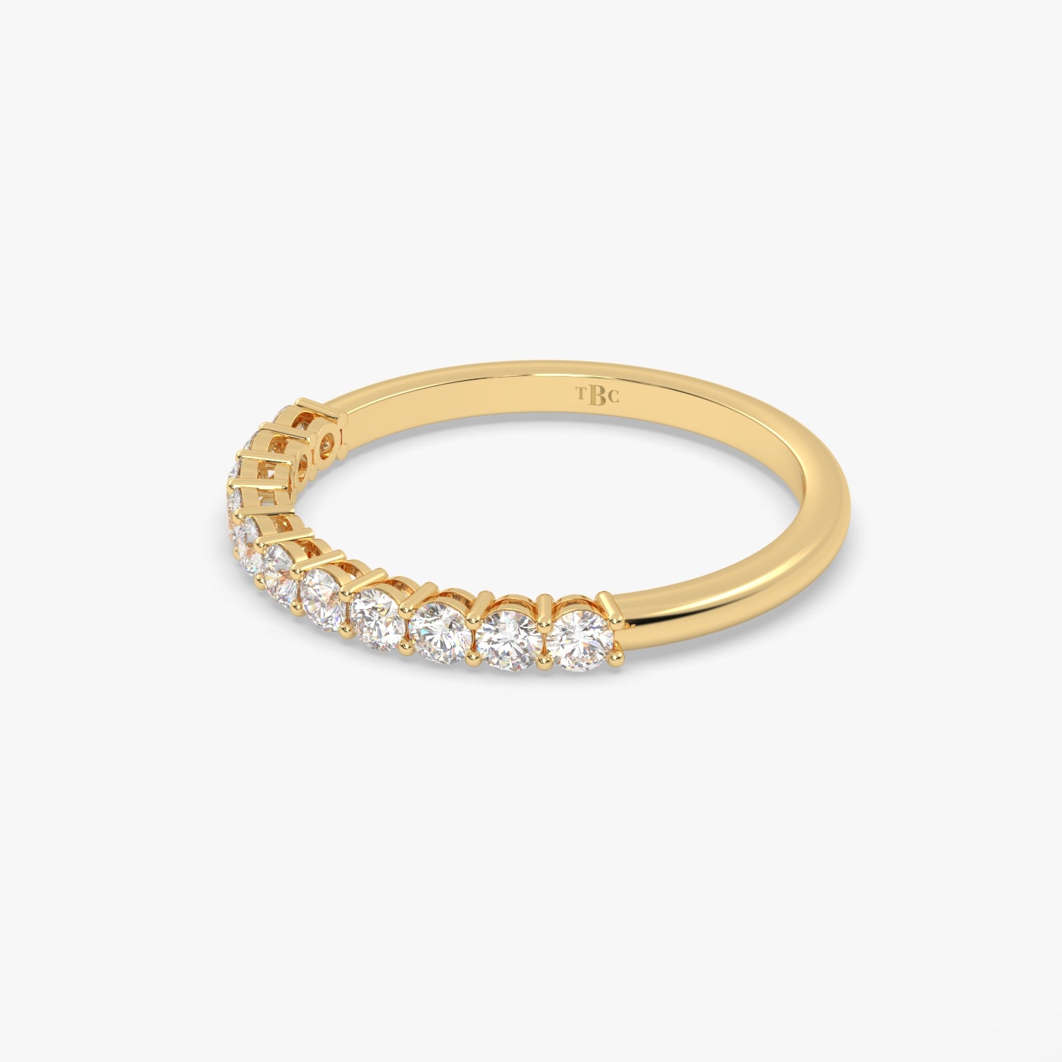 El diamante se muestra con 0.65cts