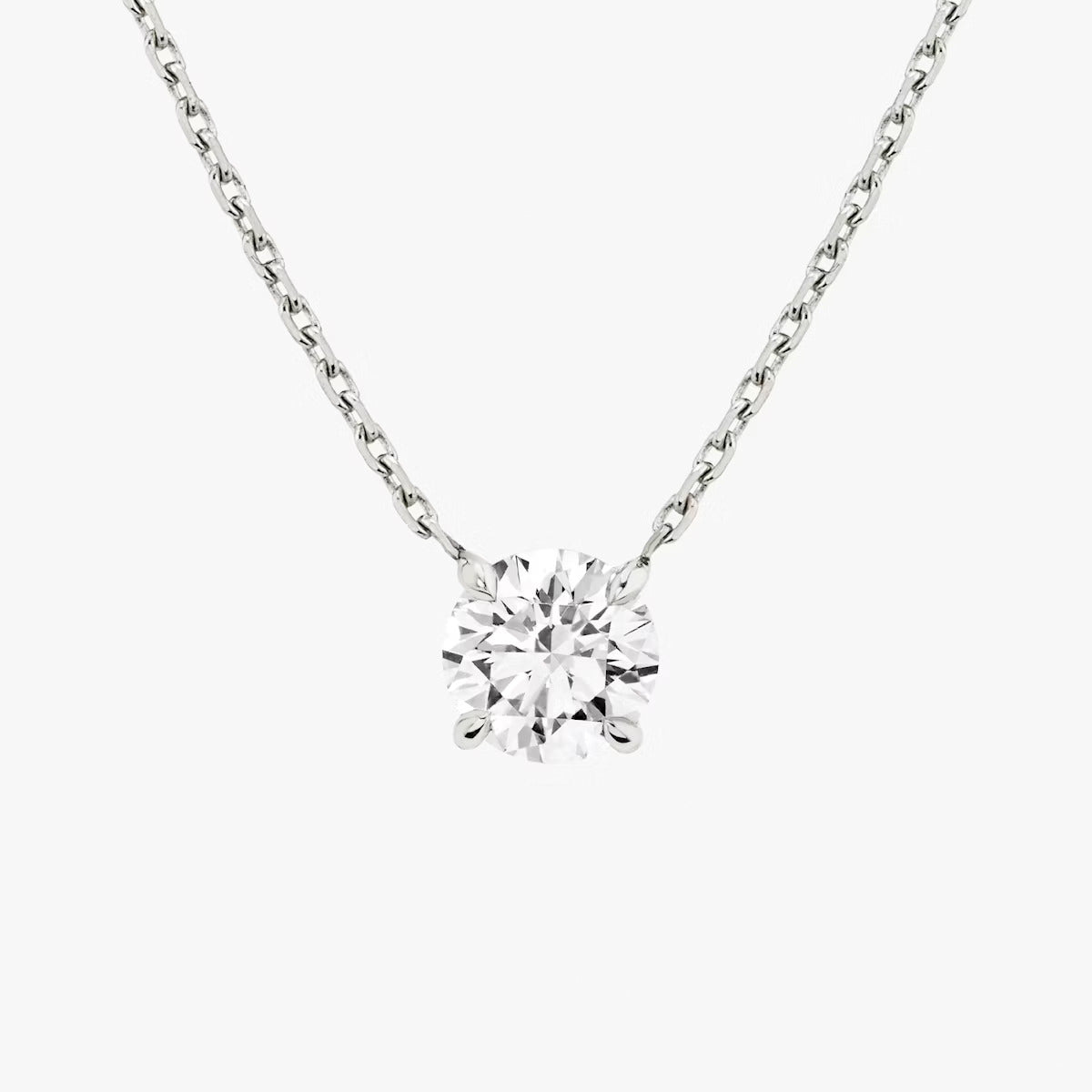 El diamante se muestra con 1.00cts