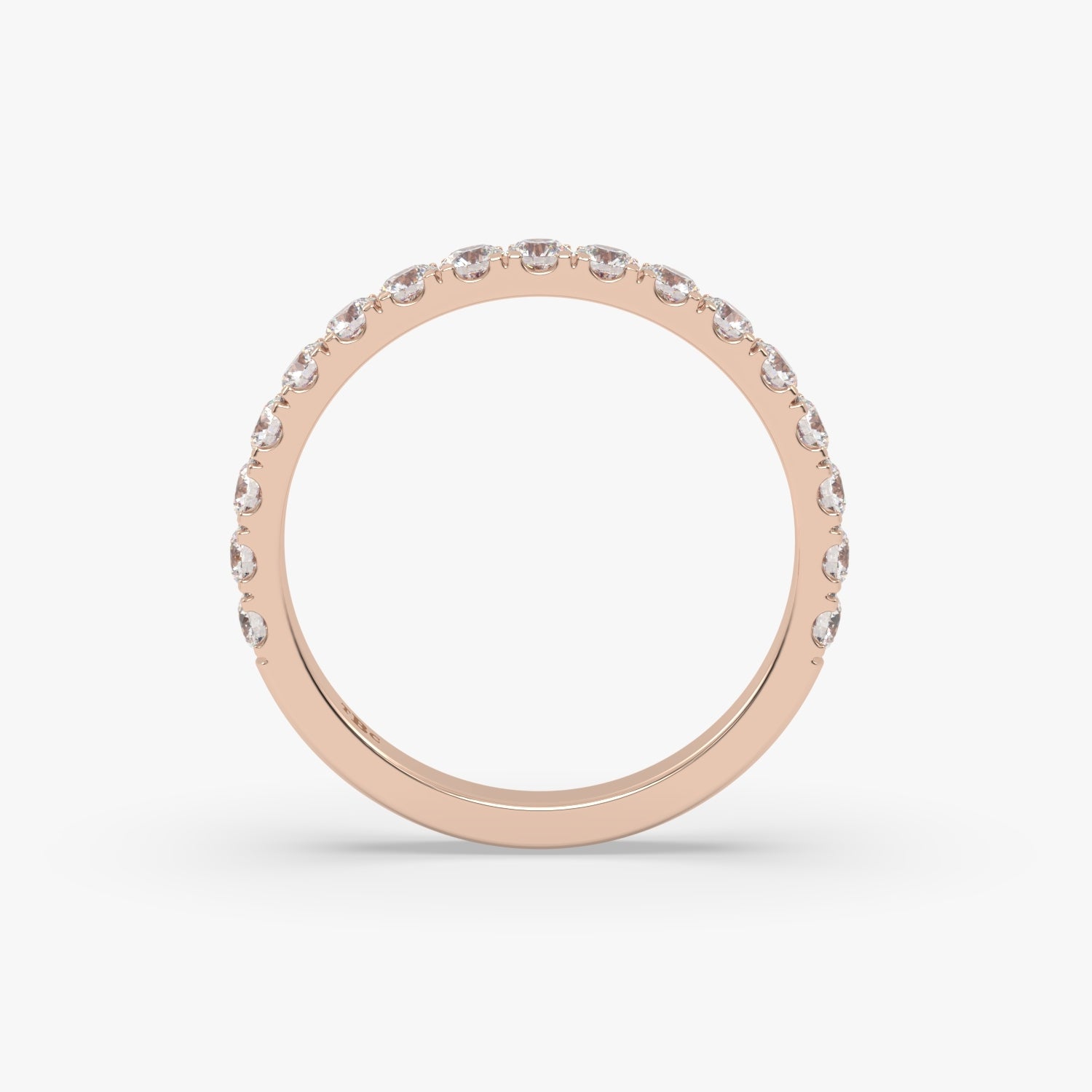 El diamante se muestra con 0.62cts