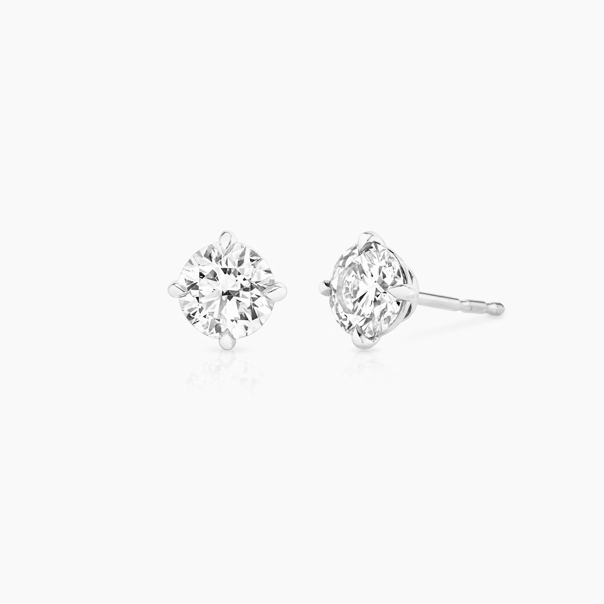 El diamante se muestra con 1.00cts