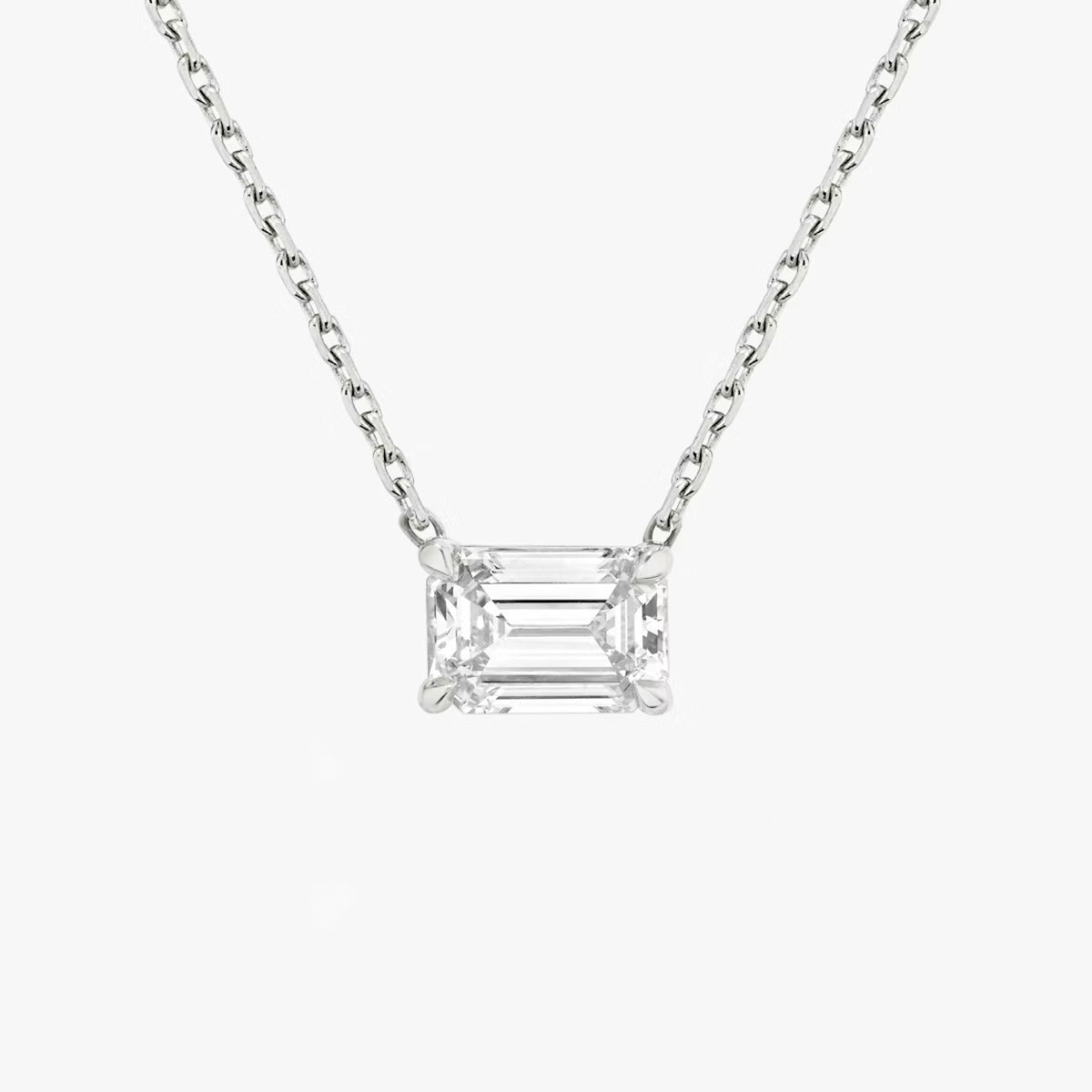 El diamante se muestra con 1.00cts