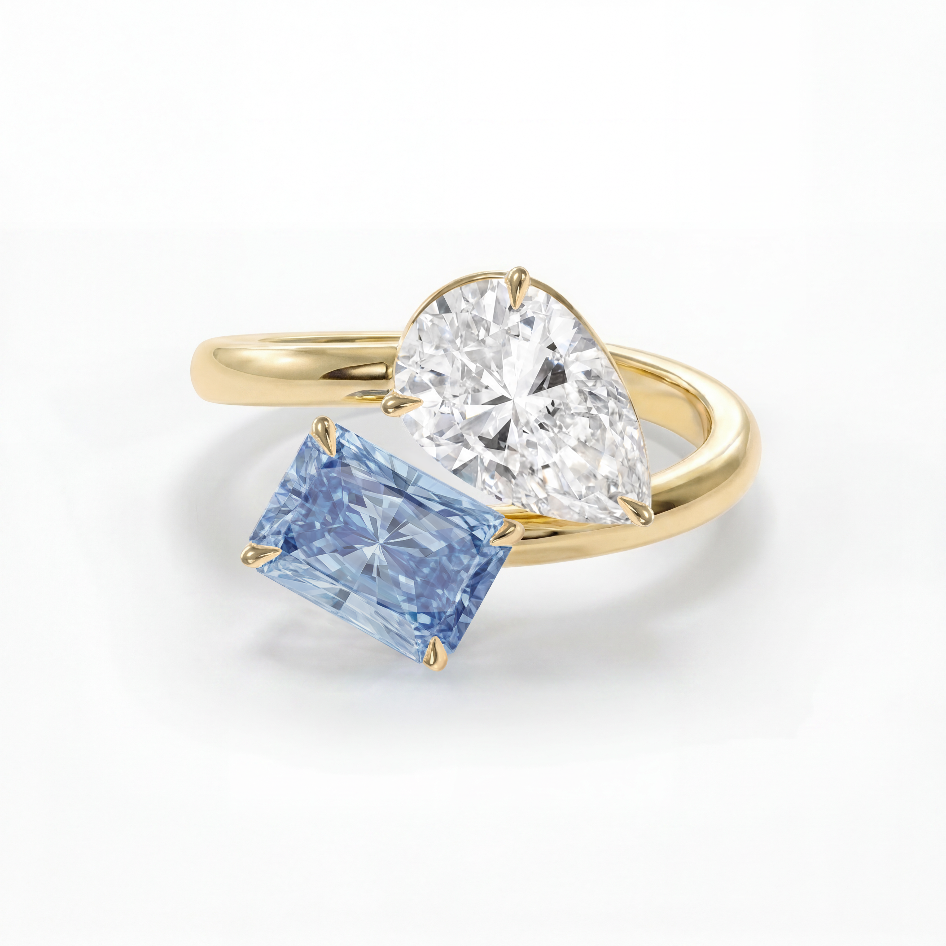 Se muestra diamante pera 0.70ct y diamante emerald 1.00ct  aproximadamente