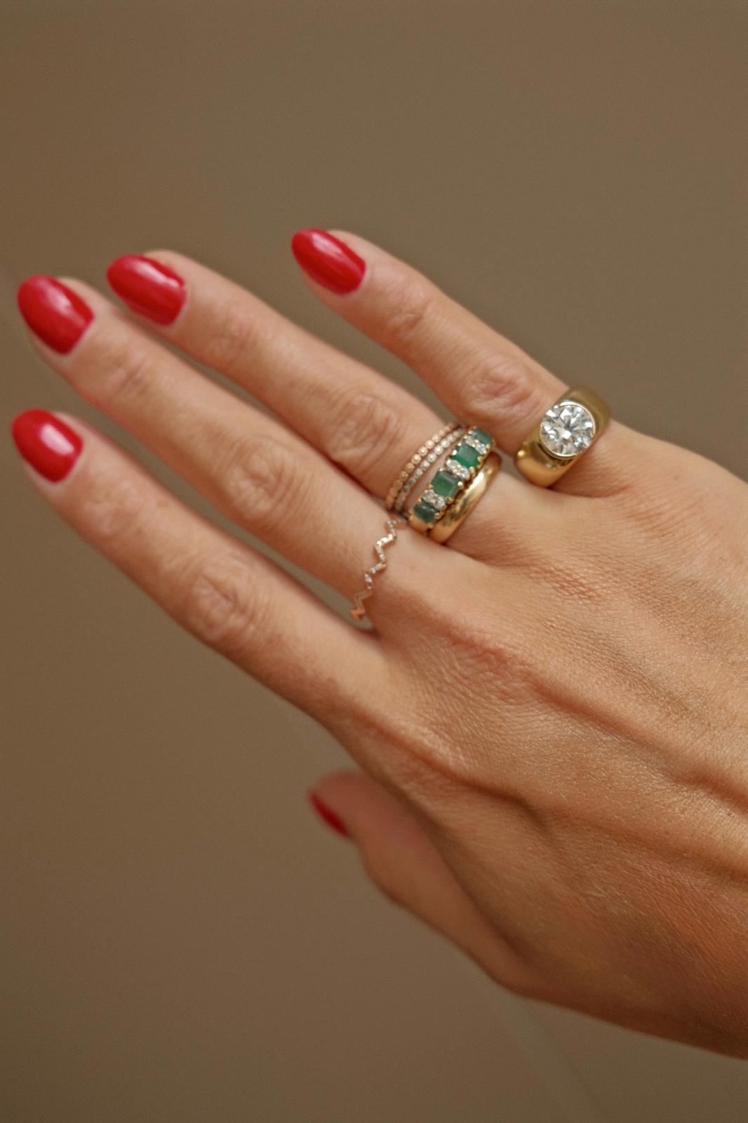 Se muestra con 2.50ct