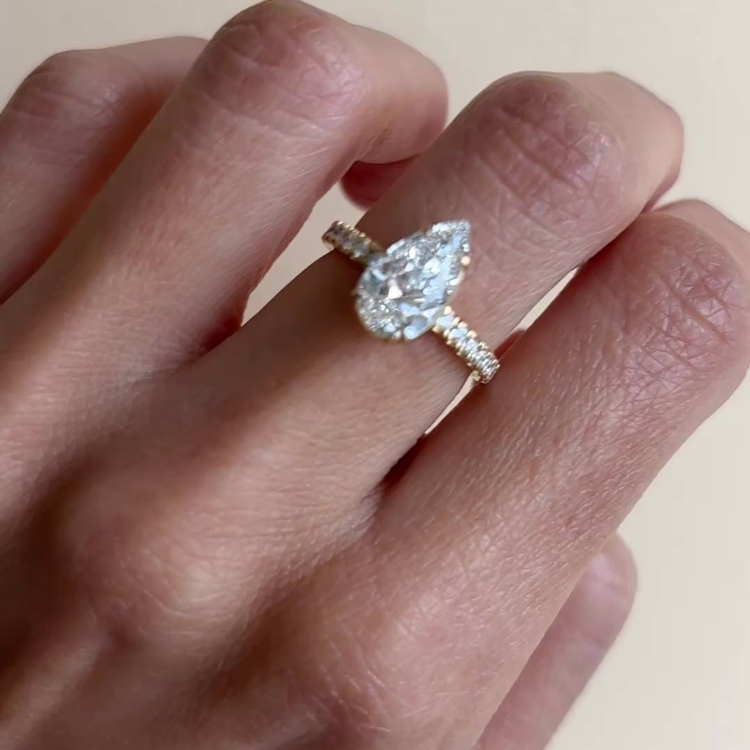 El diamante se muestra con 1.50cts