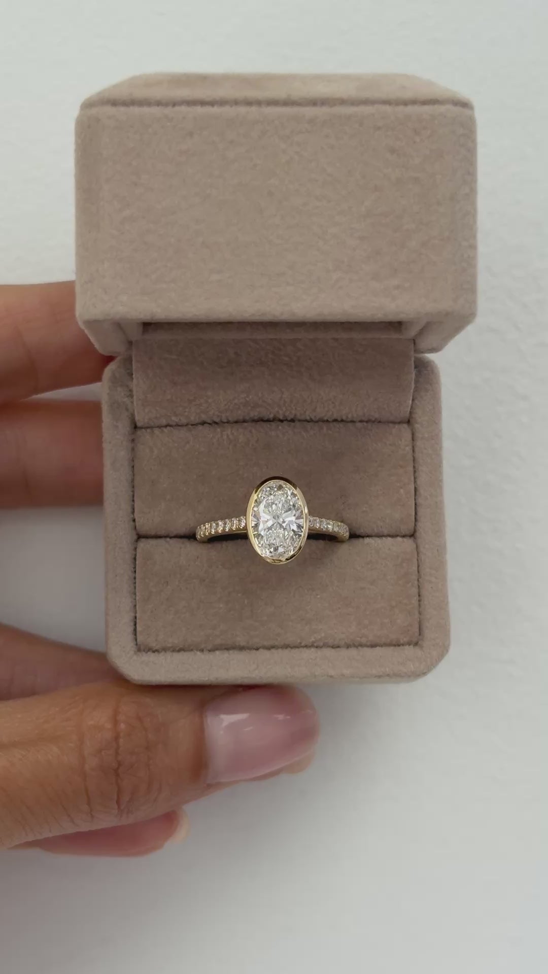 Se muestra con 1.50ct