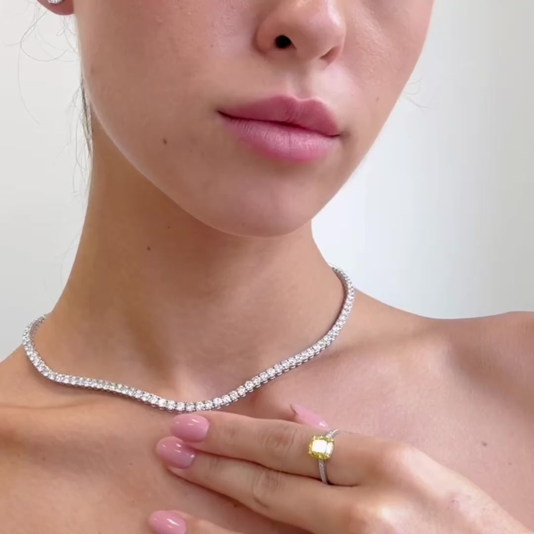 Se muestra con 2.50ct