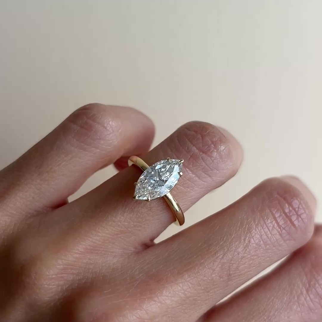El diamante se muestra en 1.50cts