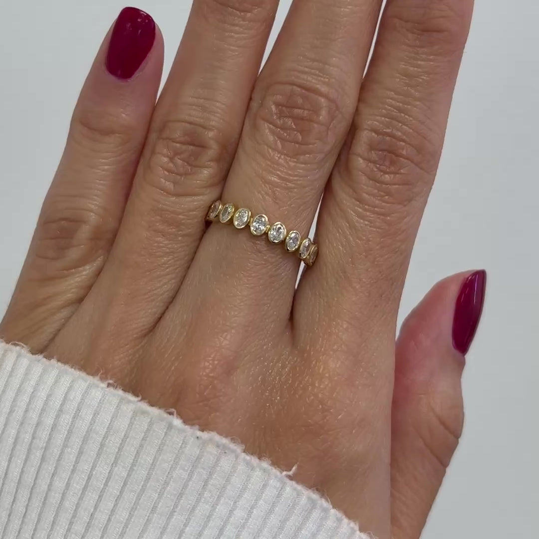 Oval Bezel Band