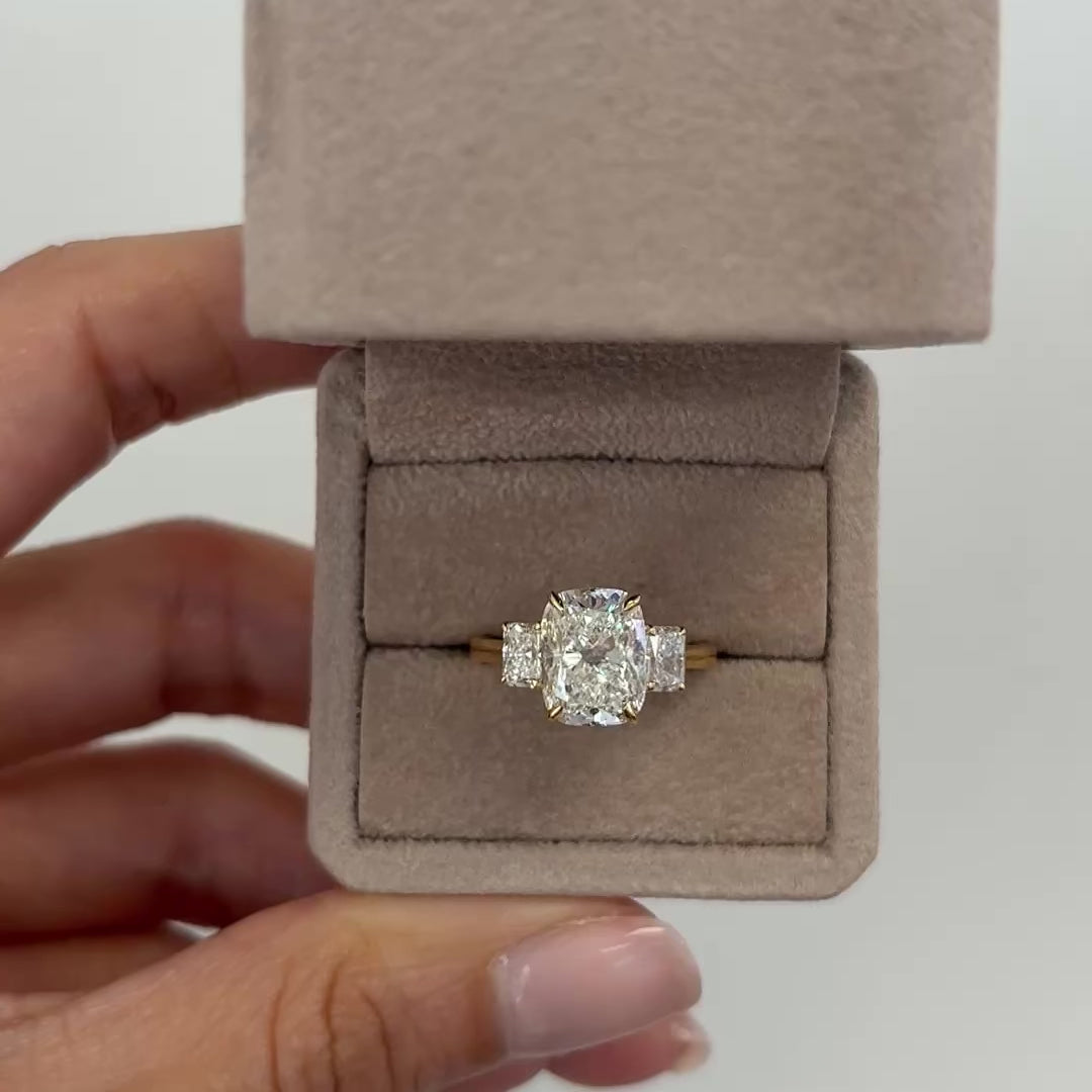 Anillo Cushion Trilogía
