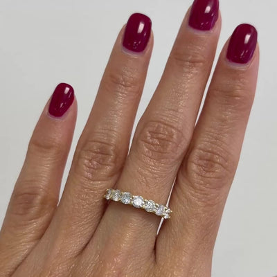 El diamante se muestra con 1.20cts