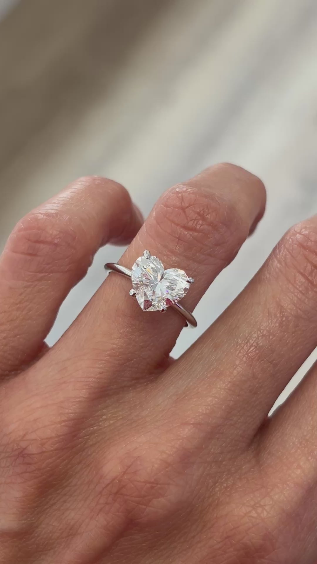 Se muestra con 3.00ct
