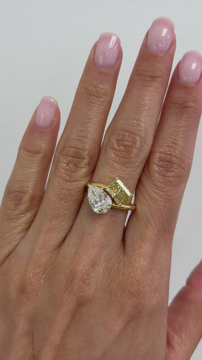 Se muestra diamante pera 1.50ct y diamante emerald 2.00ct  aproximadamente
