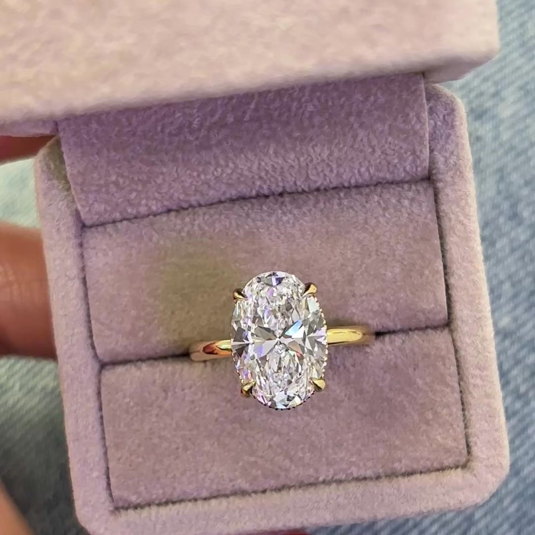 El diamante se muestra con 4.00cts