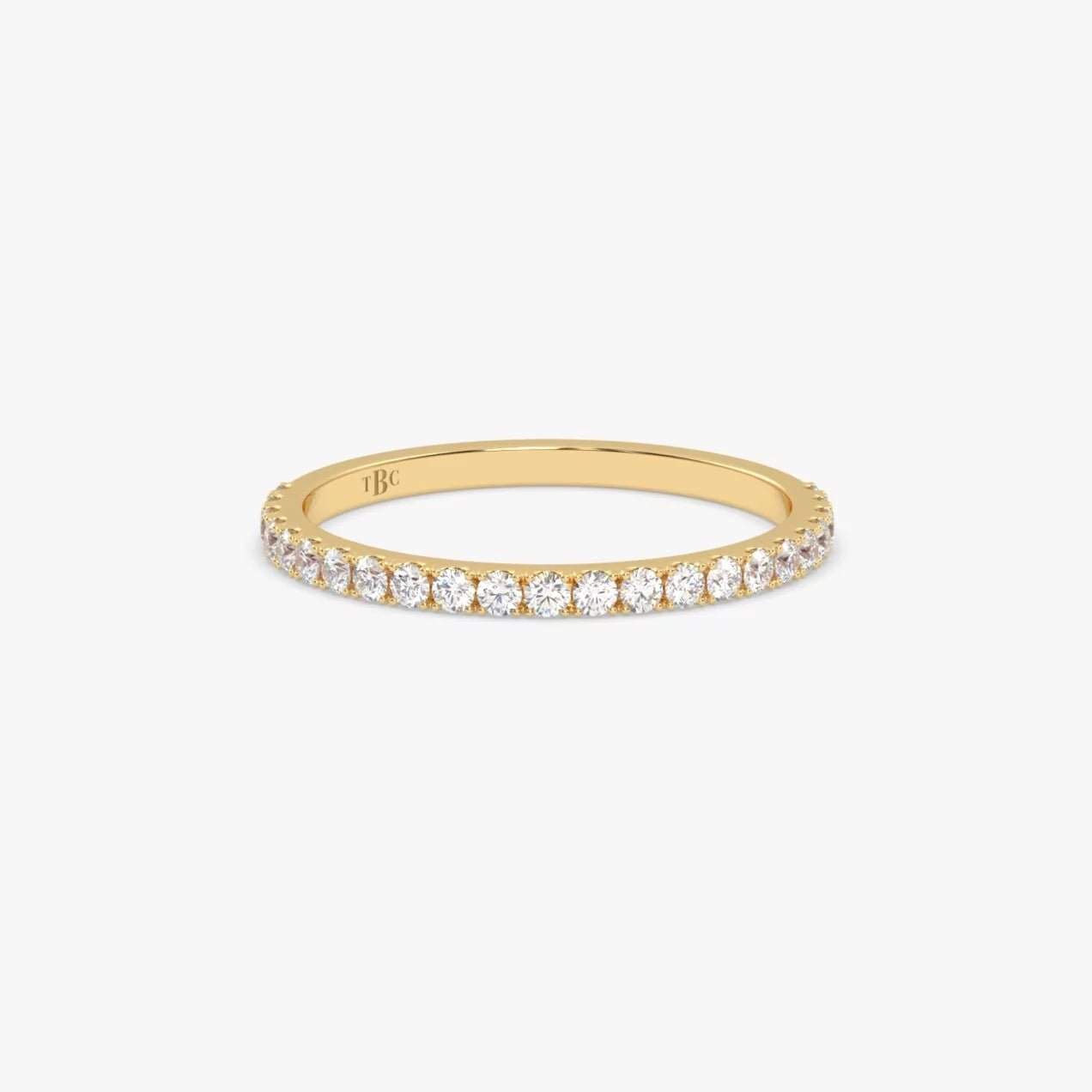 El diamante se muestra con 0.23cts